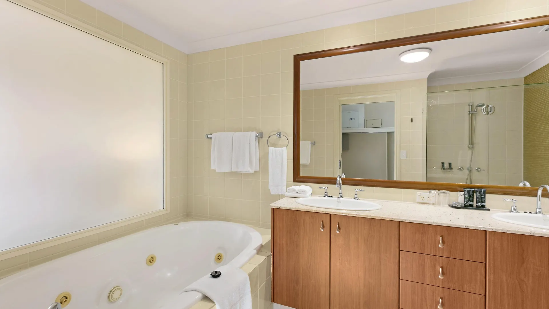 Mantra Esplanade Hotel Cairns