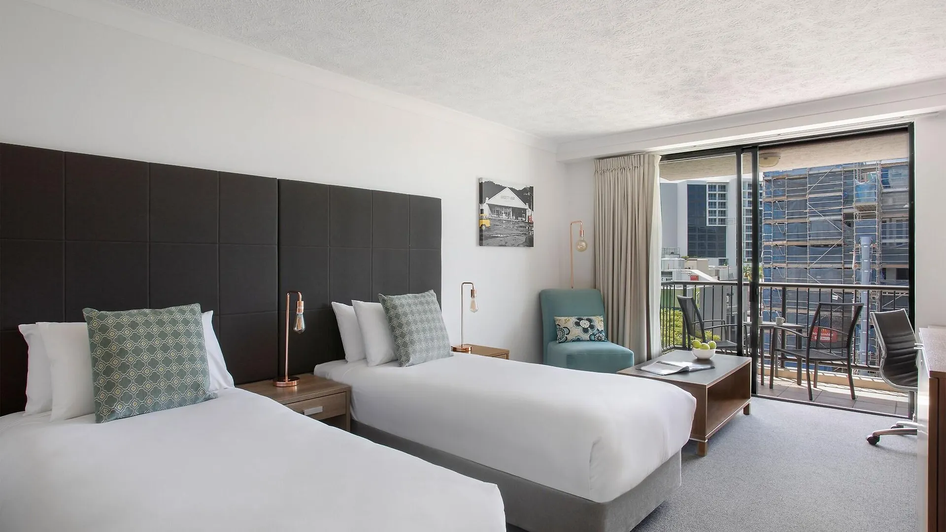 Hotel Mantra Esplanade Cairns