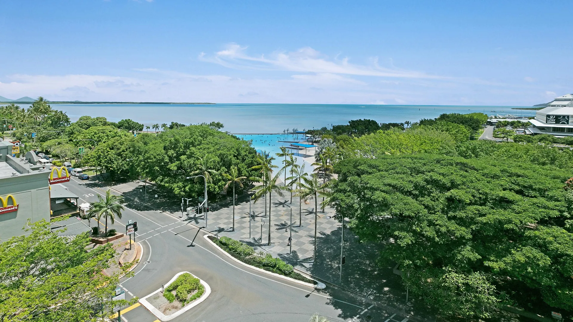 Hotel Mantra Esplanade Cairns 4*,  Australia