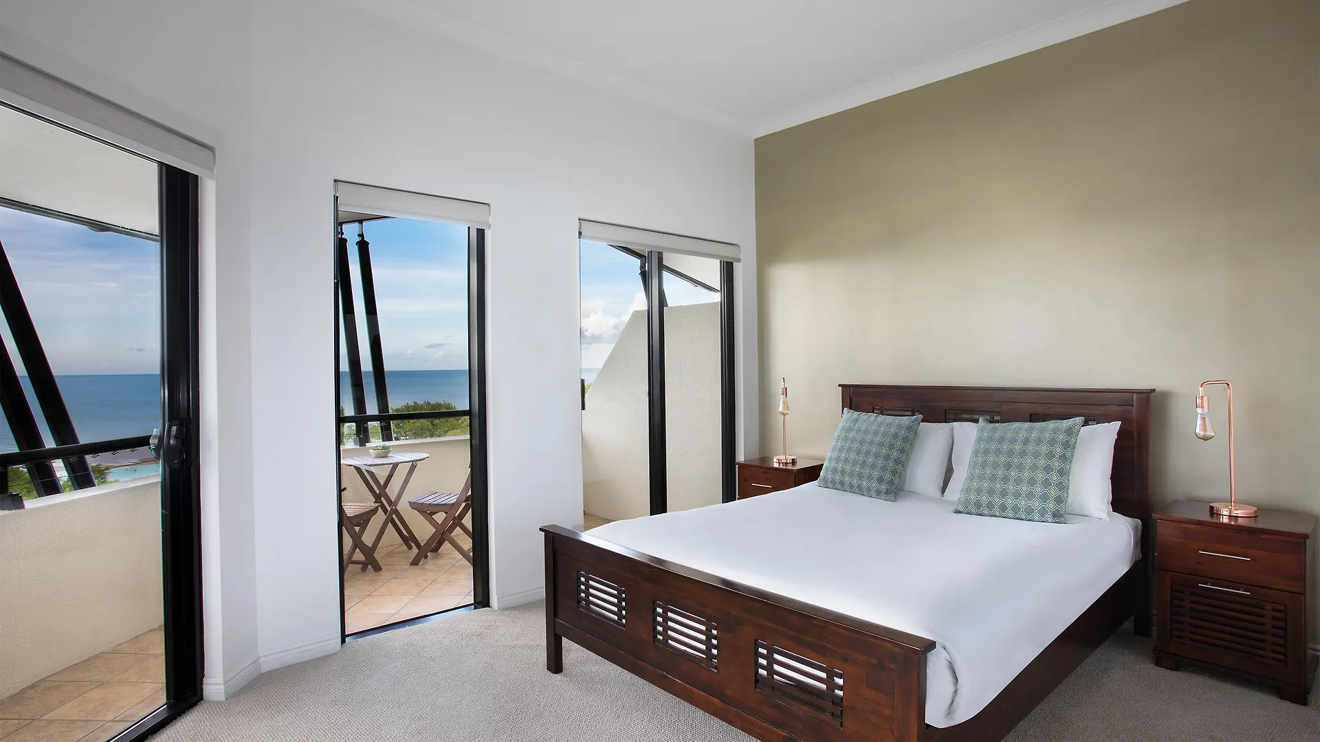 ****  Hotel Mantra Esplanade Cairns Australia