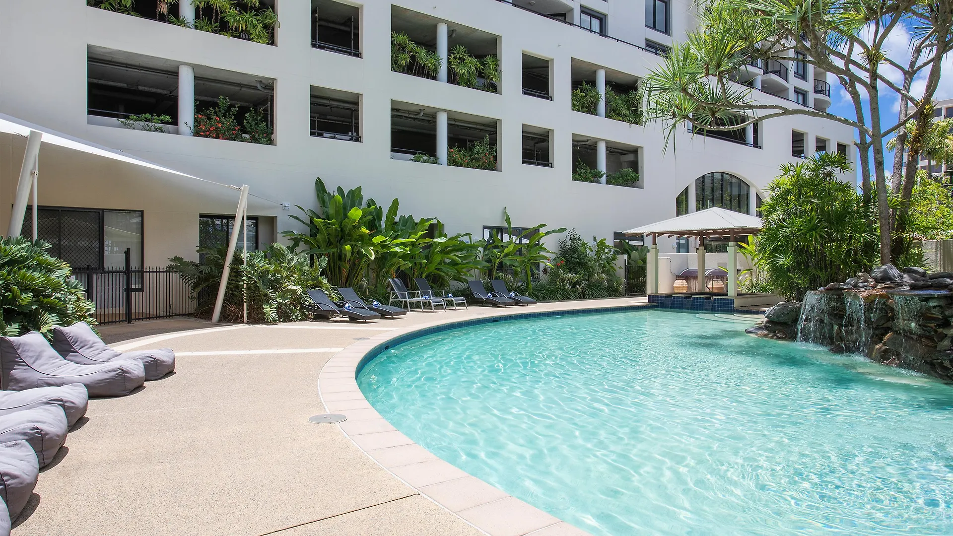 Hotel Mantra Esplanade Cairns